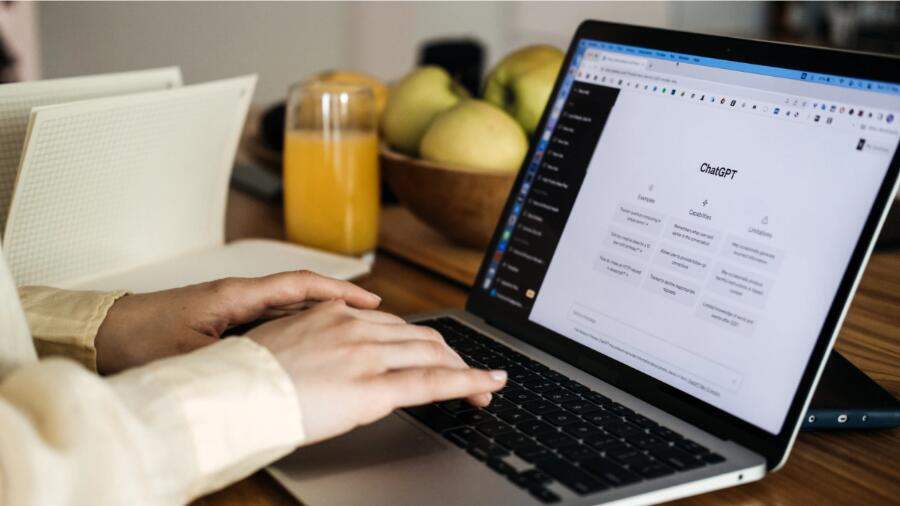 美國(guó)讀大學(xué)論文被指控用AI寫(xiě)的該怎么辦