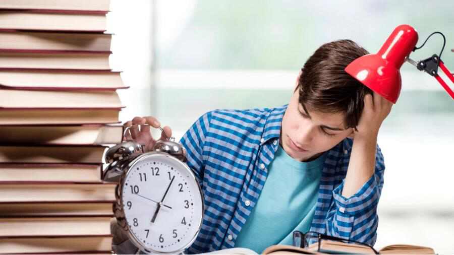 英國碩士論文延期的后果是什么