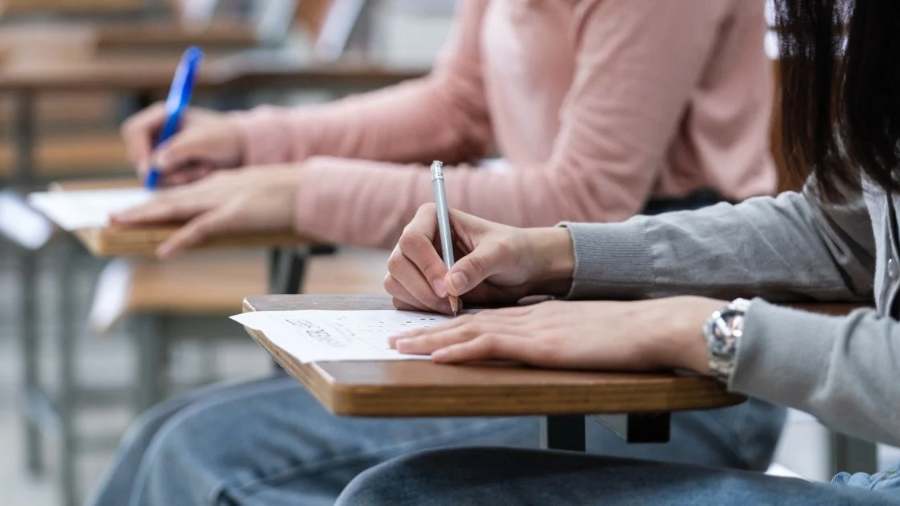 布里斯托大學考試延期